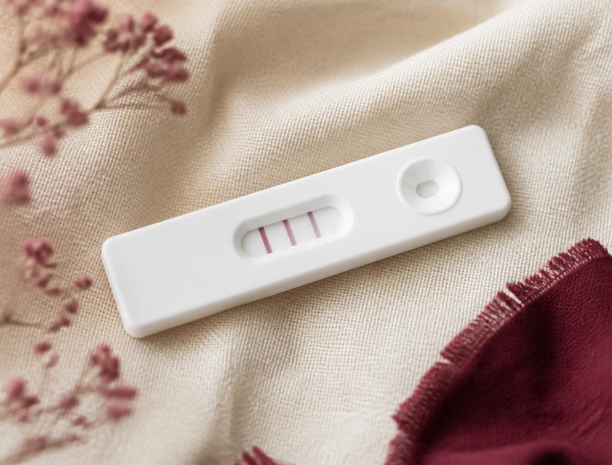 3-in-1 lateral flow cassette with three result lines